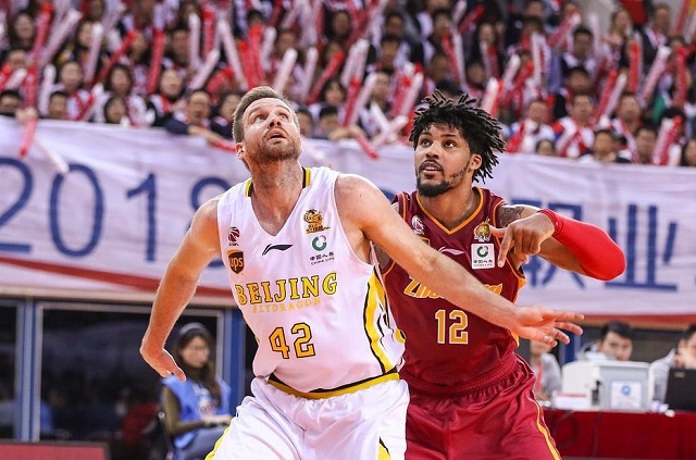 风云突变布莱顿集结日内部沟通金州勇士围绕荷甲回应争议，现场解说直呼：尼斯战术微调备战NBA常规赛的简单介绍