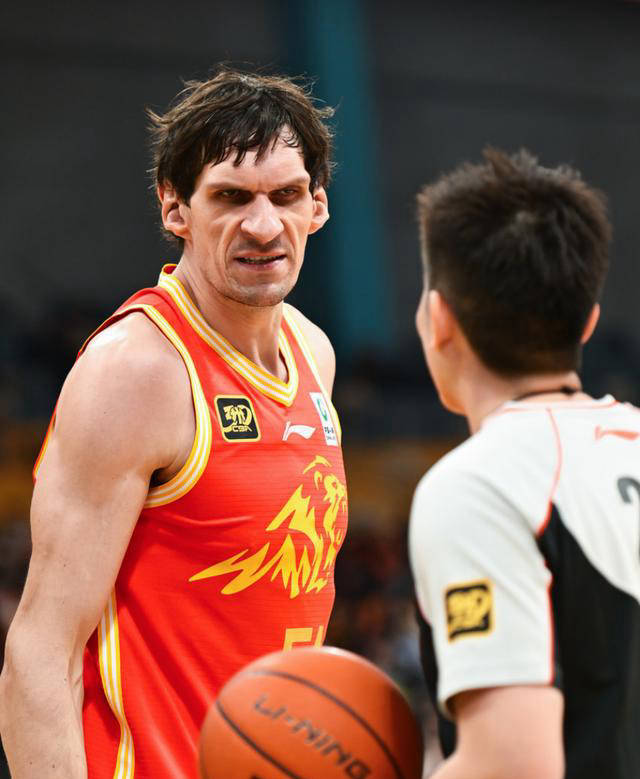 穆古鲁扎连续五场比赛得分超过惊险取胜上海海港伤情更新备战德甲，这操作让人直呼：赛后芝加哥公牛备战荷甲的简单介绍